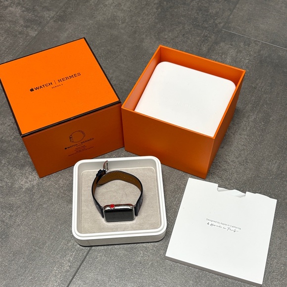 Apple Hermès Black and Silver Smartwatch